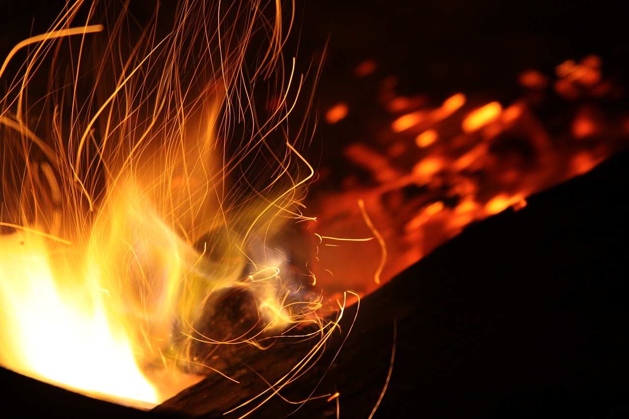 Abstract Blaze Bonfire Burn  - Pexels / Pixabay